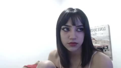 naiakit18 online show from February 4, 3:11 am