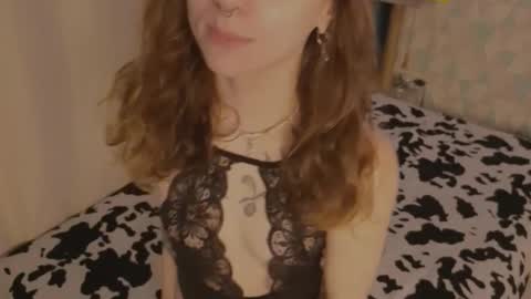 GIVE ME A THUMBS UP online show from October 28, 9:38 pm