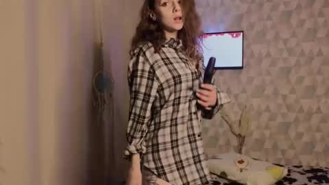 GIVE ME A THUMBS UP online show from October 24, 6:30 pm