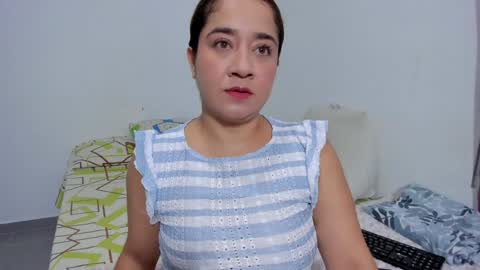 Natalia Flores online show from April 3, 12:06 am