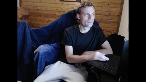 Snapshot of naked_and_chatting chatting on September 17, 4:16 am naked_and_chatting online show from September 17, 4:16 am