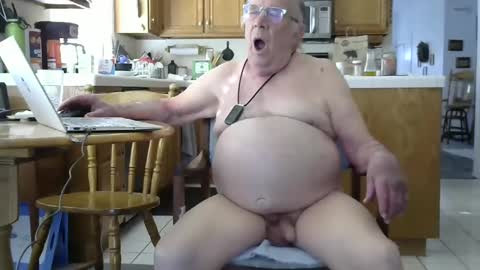 Snapshot of naked_male_slave chatting on December 15, 8:58 pm Roger online show from December 15, 8:58 pm