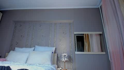 nakedjewel online show from September 15, 8:21 pm