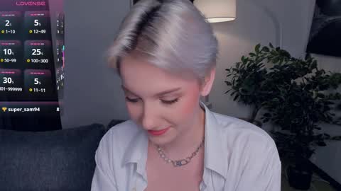 Kate online show from November 8, 1:25 pm