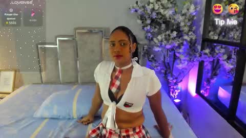 nalapalmer online show from February 12, 7:50 pm