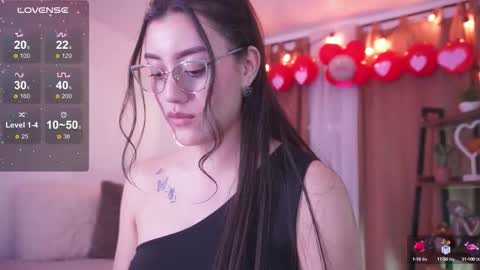 Nalia Adams online show from October 3, 4:59 pm