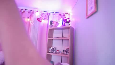 Nalia Adams online show from September 22, 1:37 pm