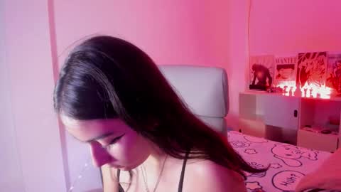 nami_white online show from September 13, 8:00 pm