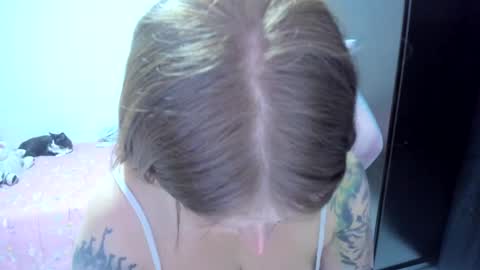 Snapshot of namibecker chatting on March 11, 1:48 am Nami online show from March 11, 1:48 am