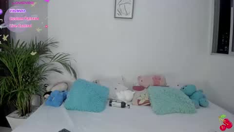 Snapshot of namibergman_ chatting on December 21, 2:19 am N A M I - OF namibergmant online show from December 21, 2:19 am