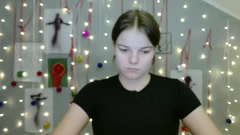 Nana online show from November 17, 8:06 am