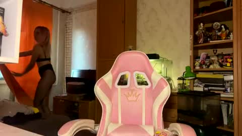 nana_pinkk online show from July 18, 5:37 pm