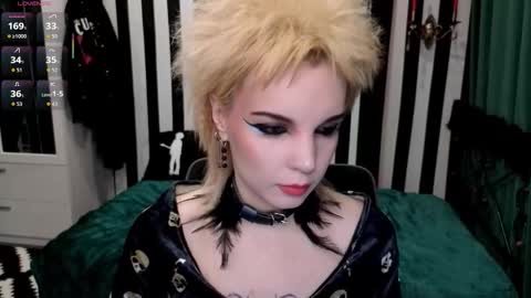 Nancy online show from October 28, 12:00 am