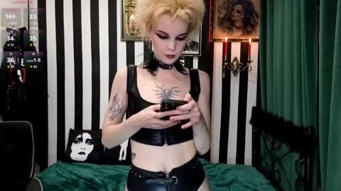 Nancy online show from November 2, 12:21 am