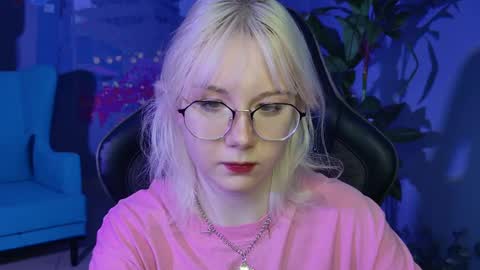 nancymartinez online show from February 18, 8:38 am