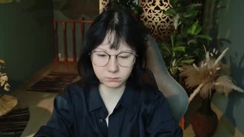 nancymartinez online show from December 15, 5:03 am