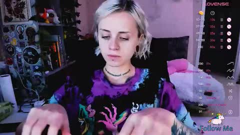 Monday-Friday 12-4 AM and 6-9 AM New York time online show from October 16, 9:02 pm