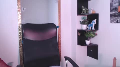 nany_pretty online show from March 8, 8:46 pm