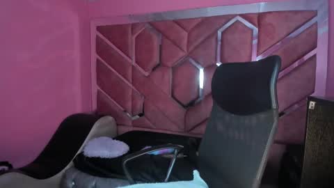 nany_pretty online show from February 10, 8:10 pm