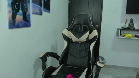 naomi_berckley online show from October 14, 7:00 am