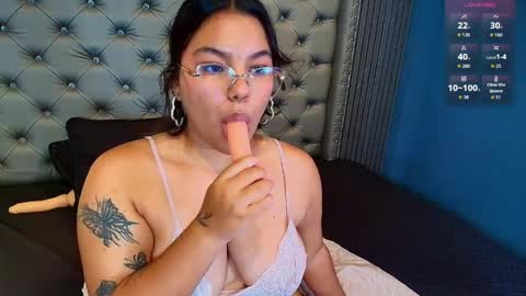 NAOMI online show from March 26, 7:19 pm