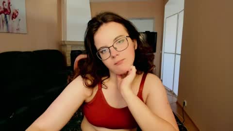 naomi_di online show from June 18, 7:14 am