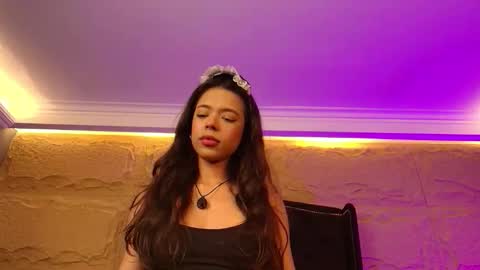 Naomi online show from November 6, 8:45 pm