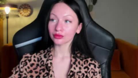 Naomi online show from December 5, 7:51 am