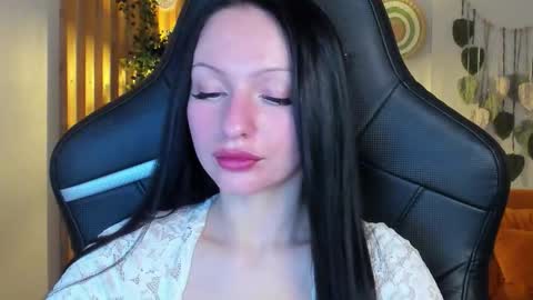 Naomi online show from November 21, 6:44 am