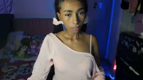 Snapshot of naomii1020 chatting on February 22, 11:57 pm Naomii online show from February 22, 11:57 pm