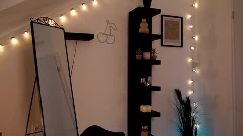 Snapshot of naomii_20 chatting on September 18, 3:05 pm naomii_20 online show from September 18, 3:05 pm