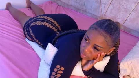 naomiivega online show from October 18, 10:03 pm