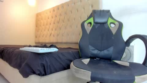 naomis_35 online show from February 19, 7:35 pm