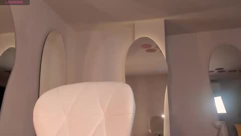 Naomi online show from September 23, 1:05 pm