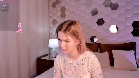 Naomi online show from November 7, 8:11 pm