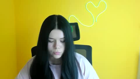 Naomi online show from October 18, 7:18 pm