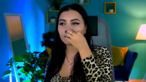 naomiwilsons online show from December 18, 1:06 pm