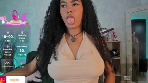 Naomi     online show from November 23, 3:37 am