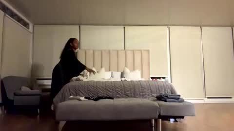 naomiysuvikingo online show from March 21, 8:57 pm