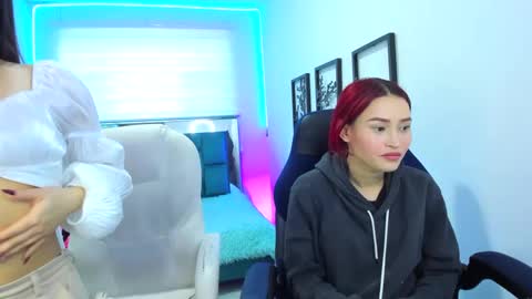 naomy online show from September 19, 8:45 pm