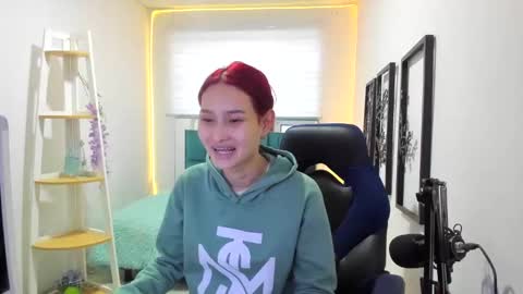 naomy online show from October 20, 7:52 pm