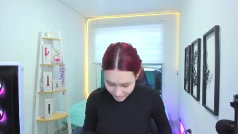 naomy online show from October 30, 8:53 pm