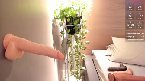 Naomy  online show from February 22, 1:44 am