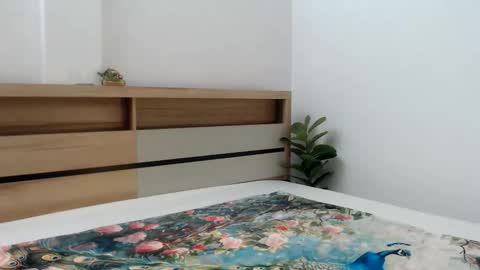 nareex online show from November 30, 6:15 pm