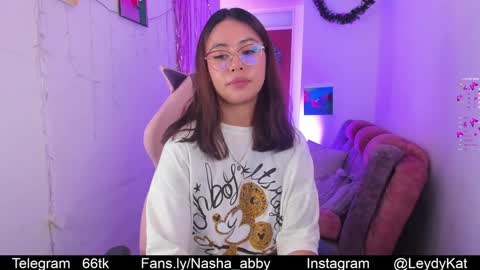 Snapshot of nasha_abby chatting on December 6, 6:33 pm Call me Nasha online show from December 6, 6:33 pm