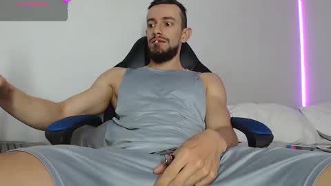 Snapshot of nassh_18 chatting on February 9, 12:30 pm nassh_18 online show from February 9, 12:30 pm