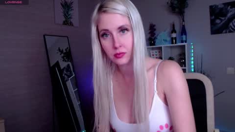 Snapshot of nastasya_cute chatting on January 31, 4:58 am Nastya online show from January 31, 4:58 am