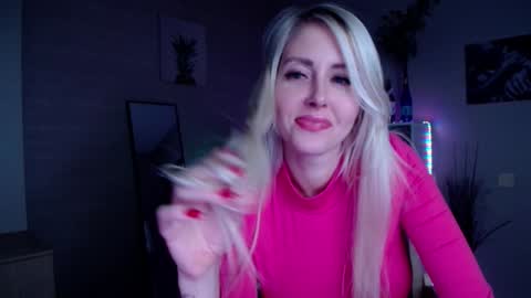 Snapshot of nastasya_cute chatting on December 7, 1:52 am Nastya online show from December 7, 1:52 am