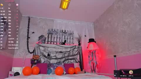   online show from October 24, 9:04 pm