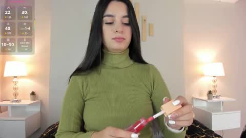 Natacha Diaz online show from October 21, 11:15 am